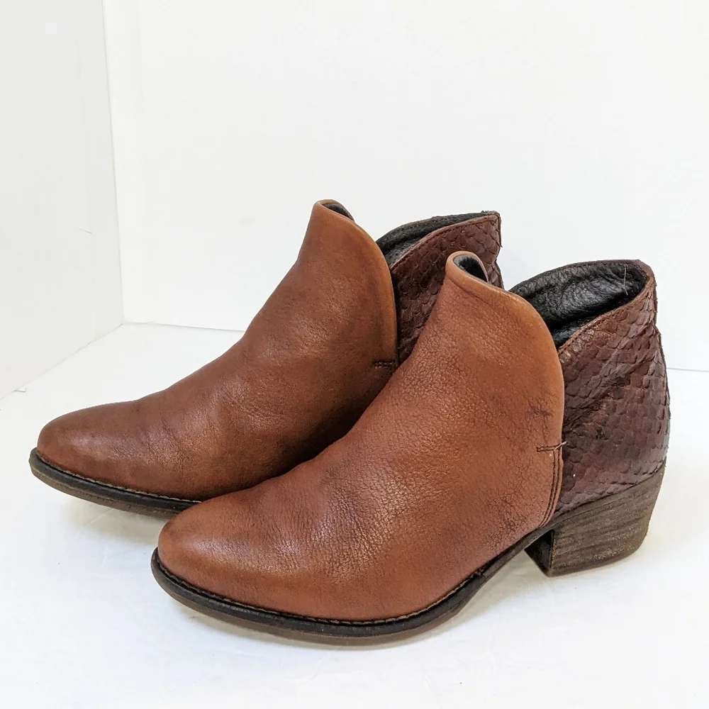 Khrio leather ankle boots